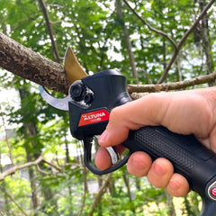 Tijera a batería ACB30 Titanio Altuna