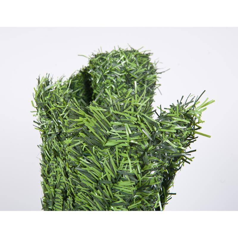 Detalle del seto artificial Faura bicolor de hoja fina