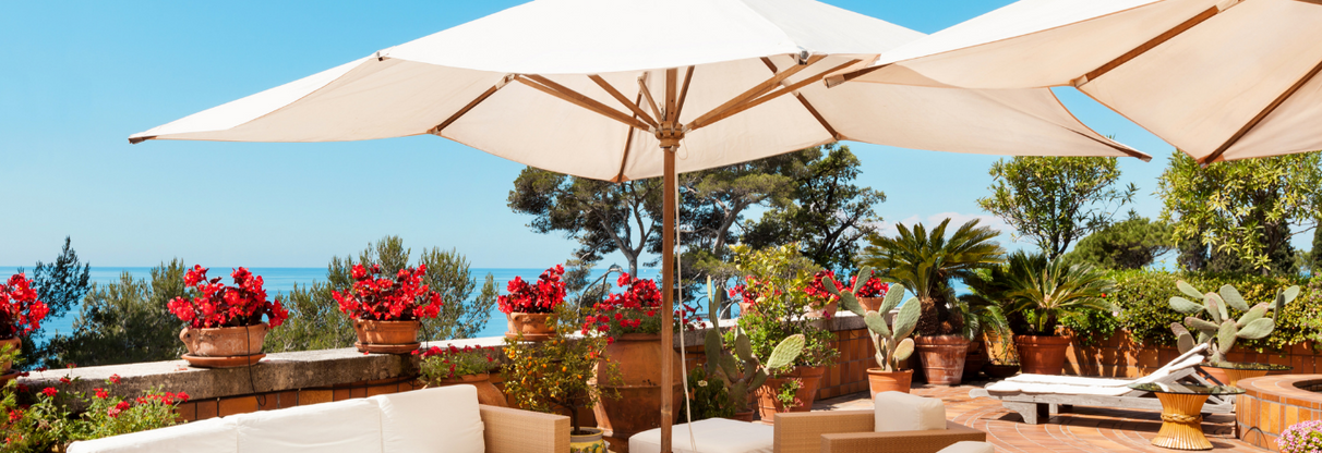 Elegír la mejor sombrilla para tu terraza o jardín
